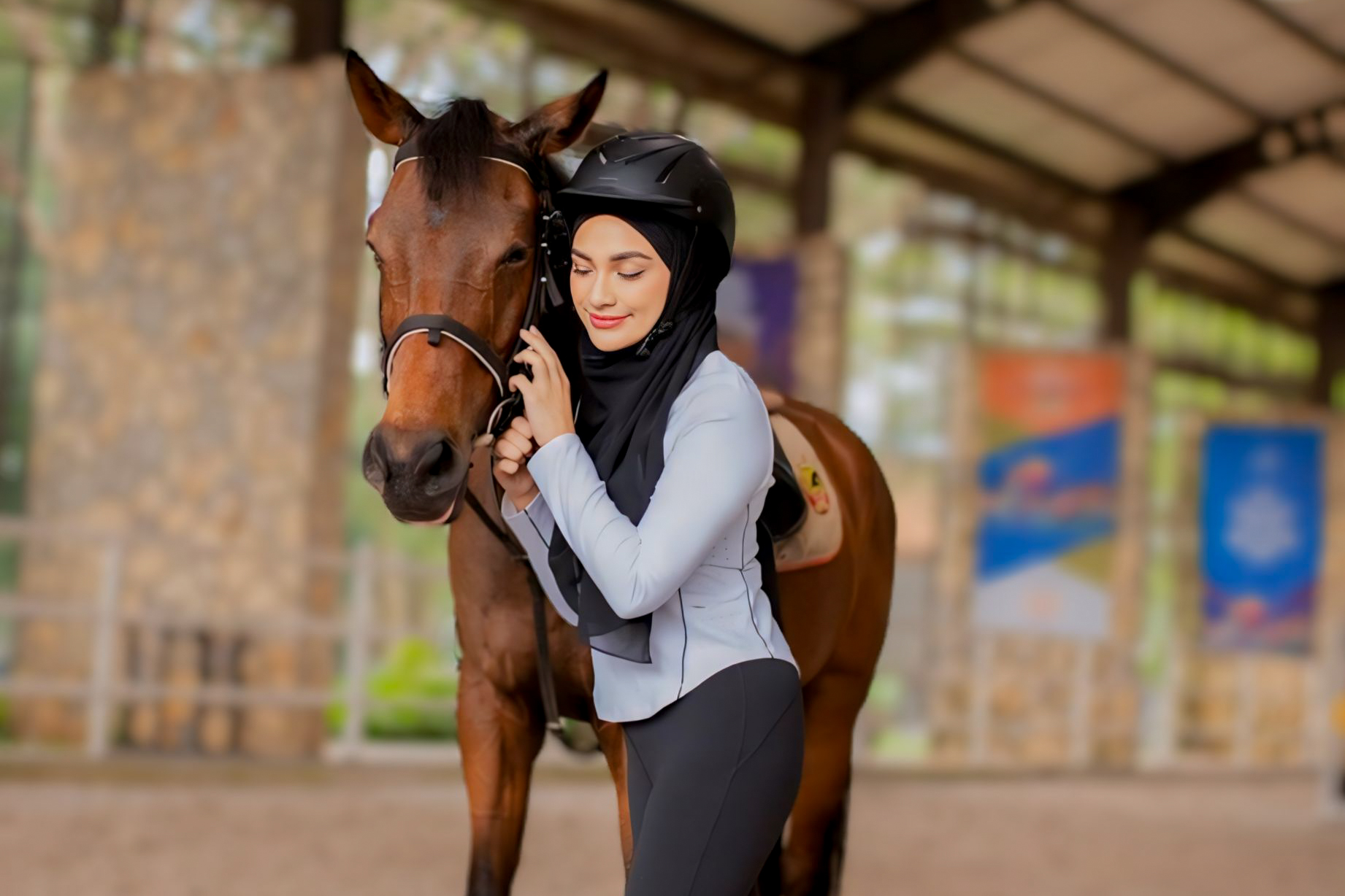 Di Tengah Kesibukan Karir dan Mengurus Buah Hati, Putri Zulkifli Hasan Punya Hobi Berkuda