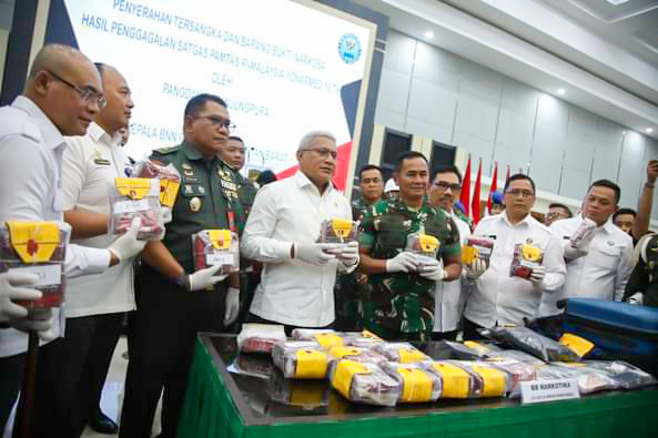 BNN Terima 21,2 Kilogram Sabu Hasil Operasi Satgas Pamtas RI-Malaysia