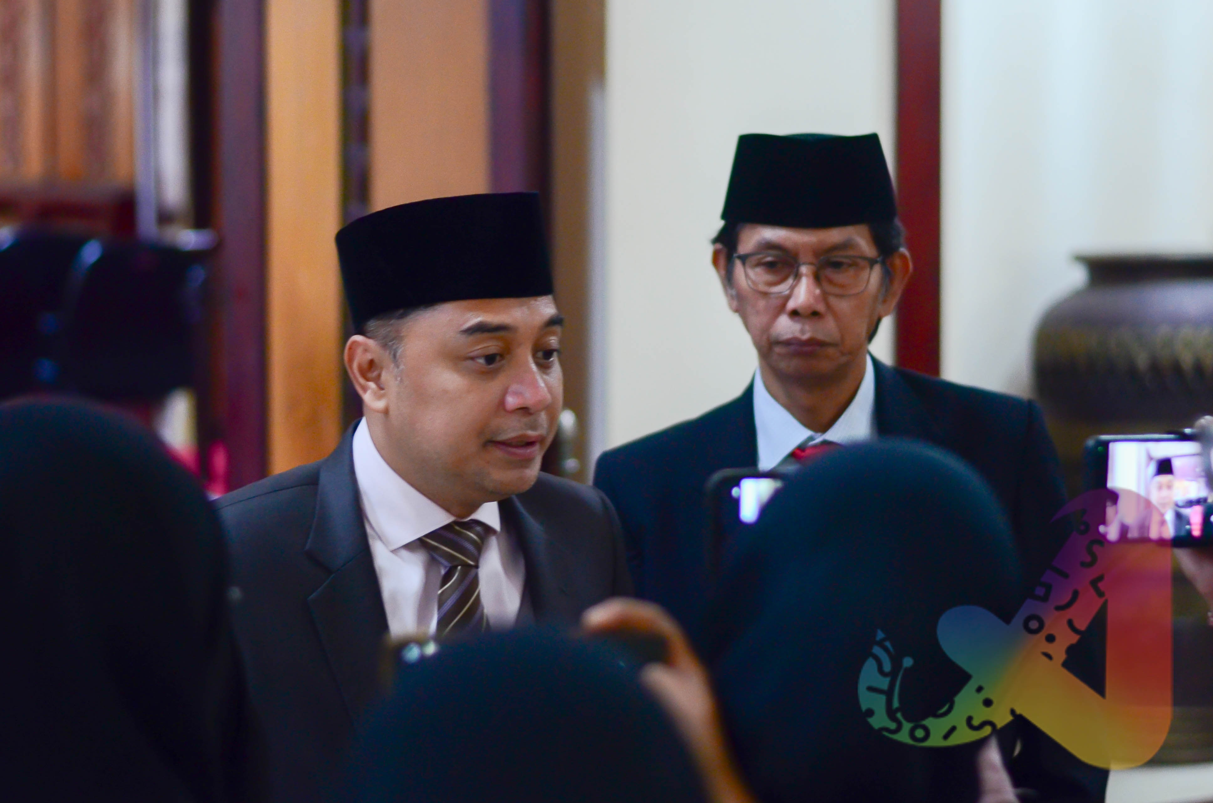 Eri Cahyadi dan Ketua DPRD Kota Surabaya (FOTO: Fuday)