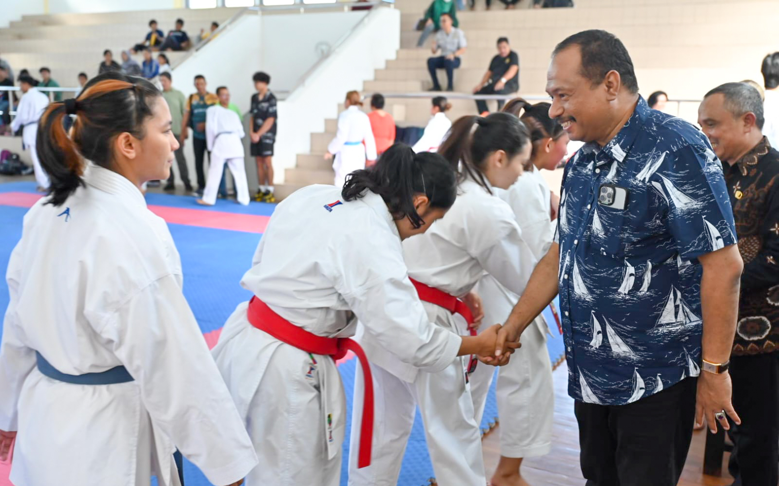 Ambisi Raih Emas di PON XXI, Tim Karate Jatim Berlatih Tanding dengan Atlet Timnas Korea Selatan