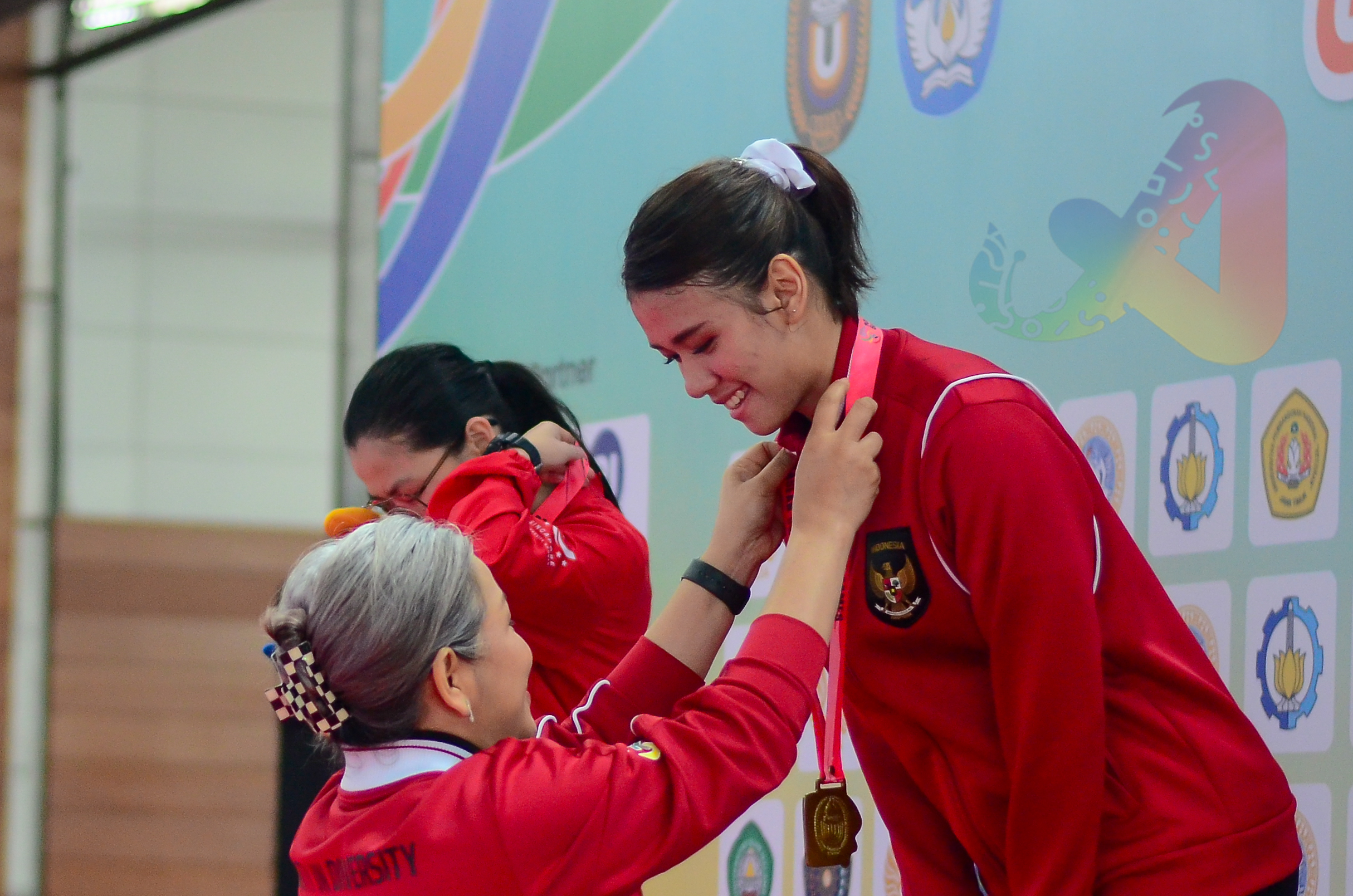 UNESA Beri Bonus dan Bebas Tugas Akhir bagi Atlet yang Berprestasi di AUG XXI 2024