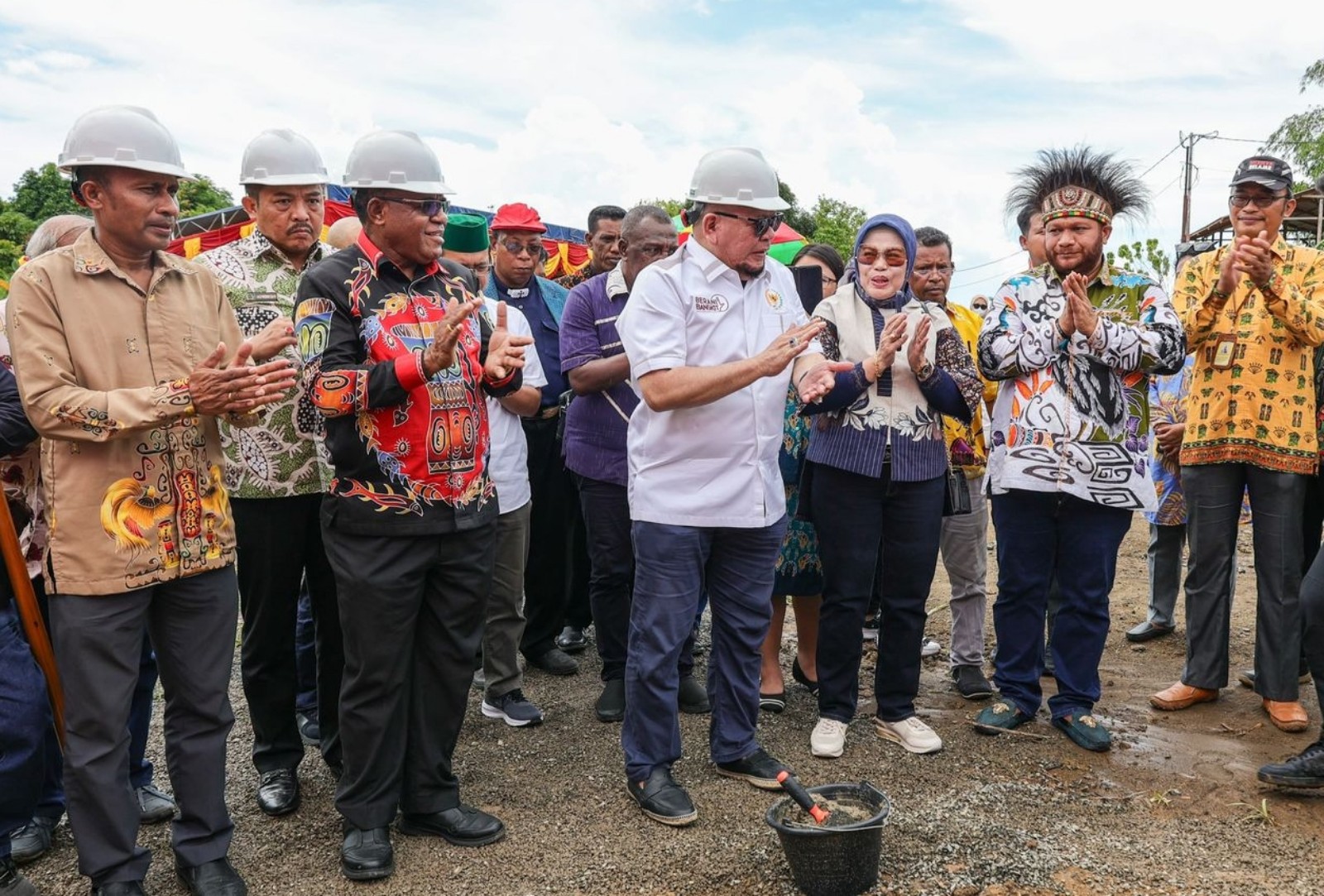 Ketua DPD RI LaNyalla Hadir pada Peletakkan Batu Pertama SMK Papua Bangkit Sorong