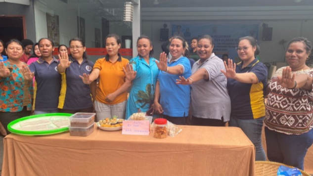 Tingkatkan Gizi dan Cegah Stunting, Ibu-ibu di Manokwari Dilatih Membuat Tempe dan Olahannya