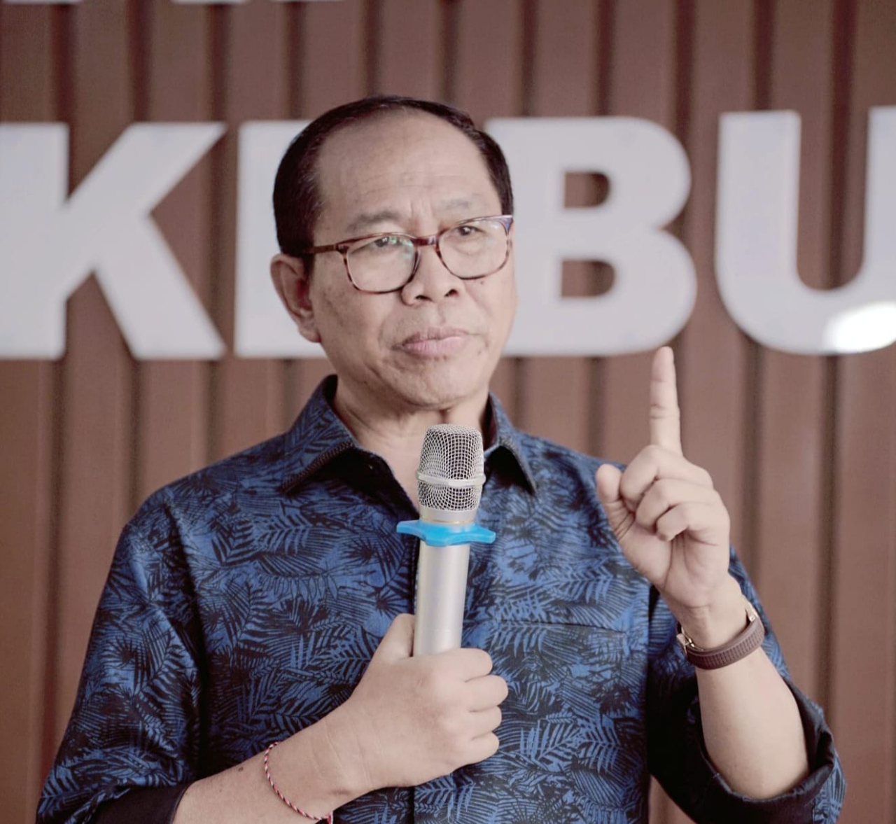 Drs. I Ketut Suiasa, SH, Wakil Bupati Badung