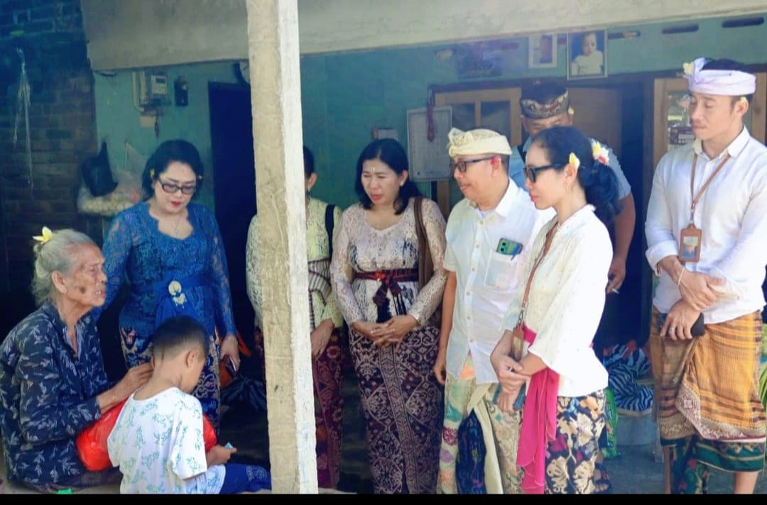 Rayakan HUT Ke 33 PT BPR Sinar Putera Mas Berbagi Kebahagiaan dengan Lansia dan Anak Yatim Piatu