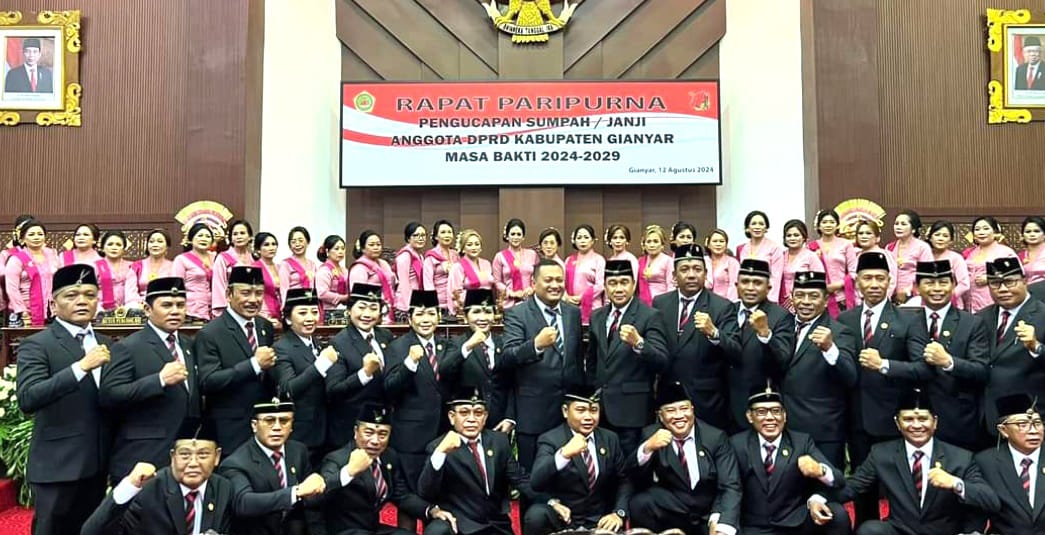 I Made Mahayastra Hadiri Pelantikan Anggota DPRD Gianyar Periode 2024-2029, PDIP Raih 31 Kursi