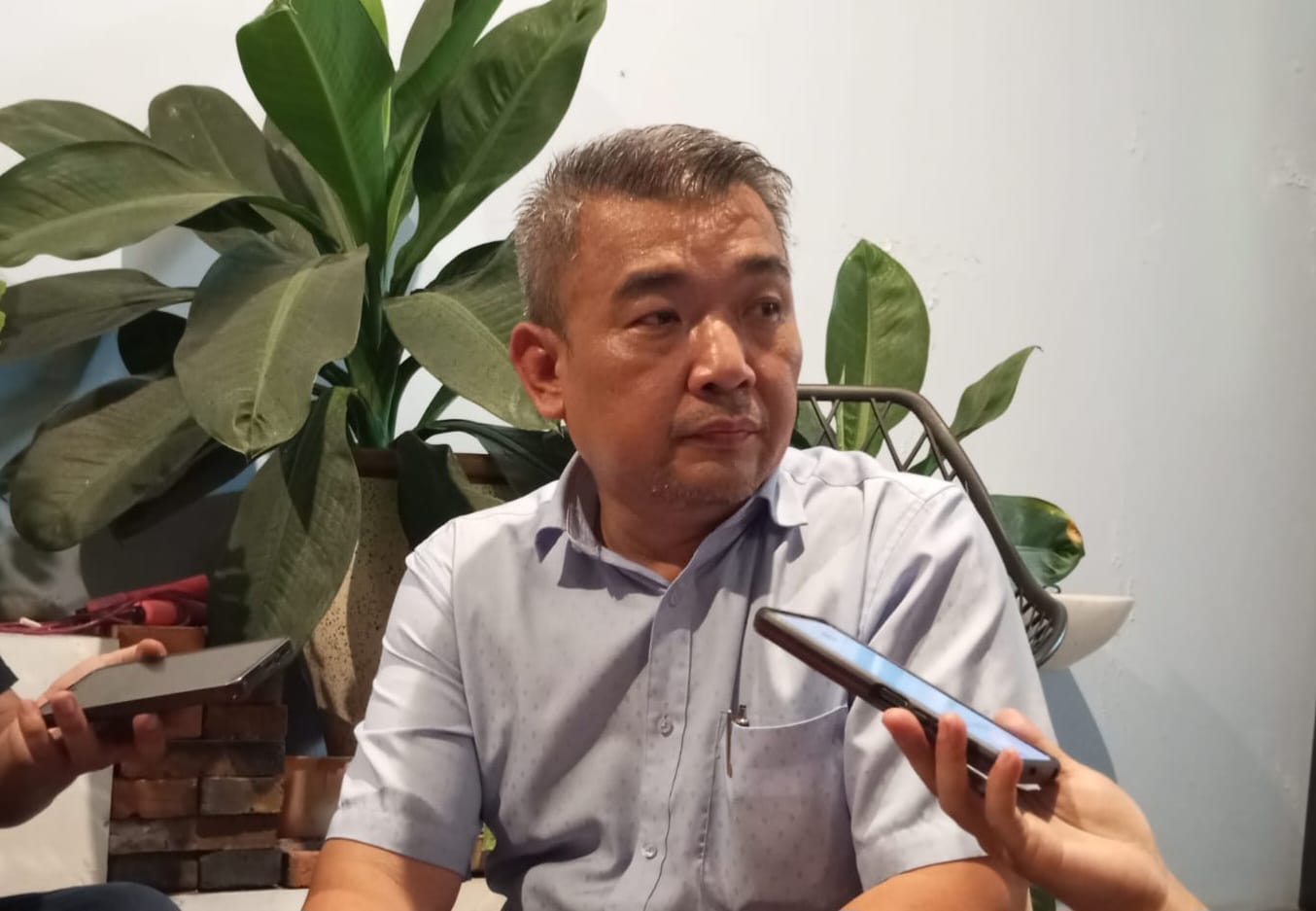 Koordinator perwakilan warga Royal Residence David Khoe (foto: Artik)