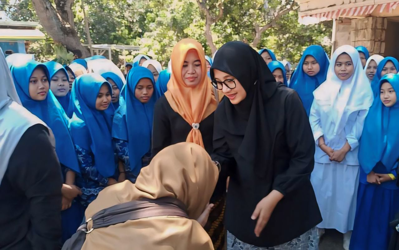 Ipuk Fiestiandani Tinjau Infrastruktur dan Kesehatan di Kecamatan Wongsorejo Banyuwangi