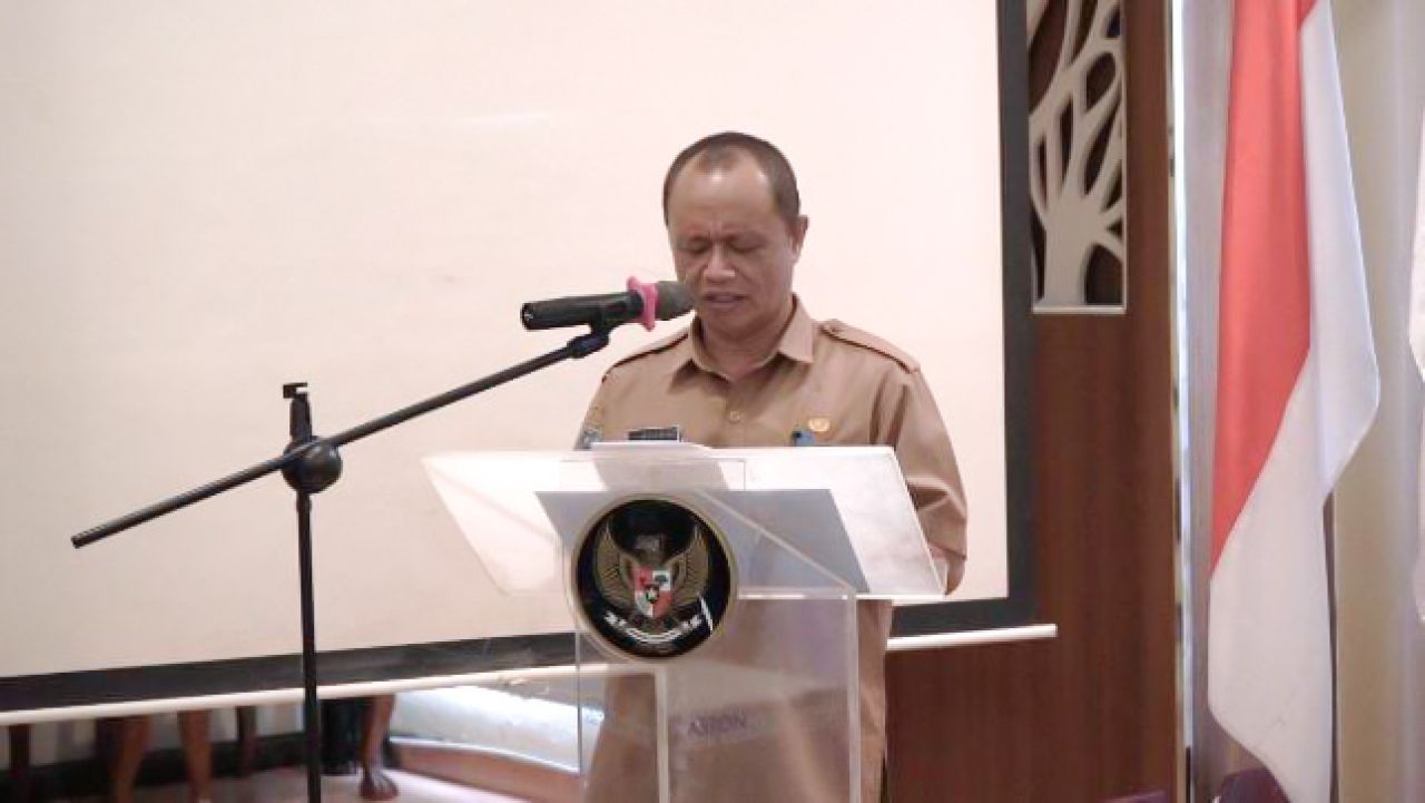 Pemerintah Papua Barat Fasilitasi Pencatatan Data Desa dan Serahkan Bantuan Hibah