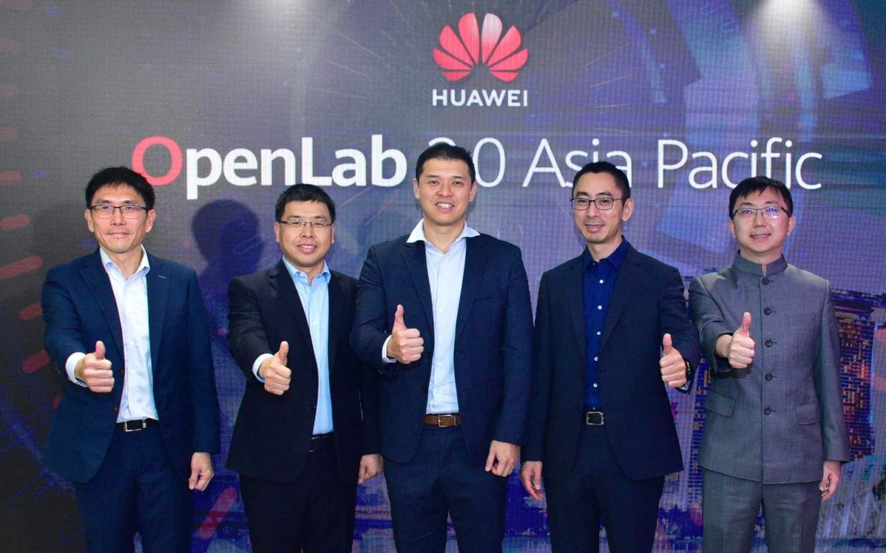 Huawei Tantang Apple, Luncurkan Produk Baru Selang Beberapa Jam Peluncuran iPhone 16