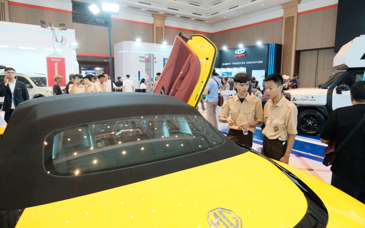 GIIAS Bandung 2024 Resmi Dibuka, Ratusan Pelajar SMK Dapat Edukasi Teknologi Otomotif