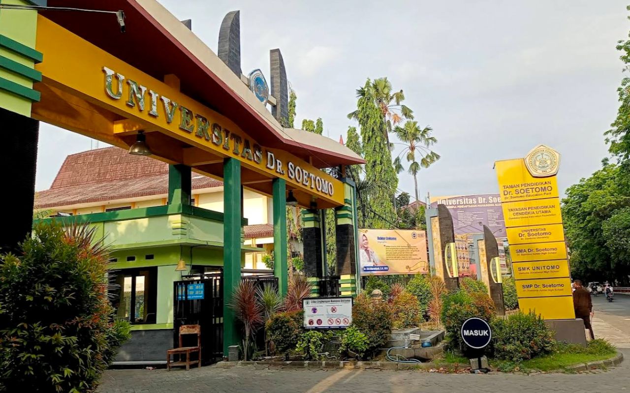 Jelang Wisuda 28 September 2024, Unitomo Bekali Calon Wisudawan dengan Materi Personal Branding