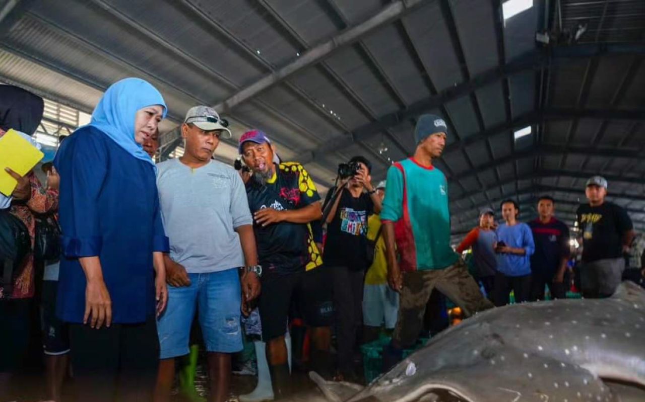 Khofifah Indar Parawansa Kampanye di TPI Brondong Lamongan