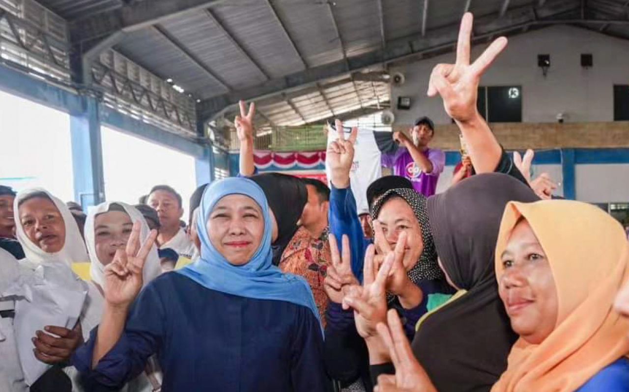 Khofifah Indar Parawansa Kampanye di TPI Brondong Lamongan