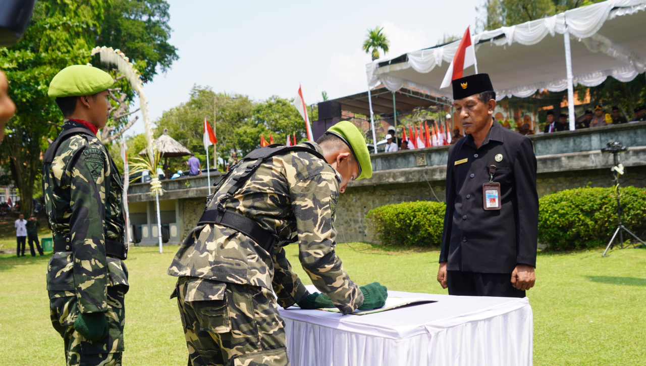 Serah Terima Kirab Pataka I Gusti Ngurah Rai,Sekda Ingatkan Nilai-Nilai Perjuangan Puputan Margarana