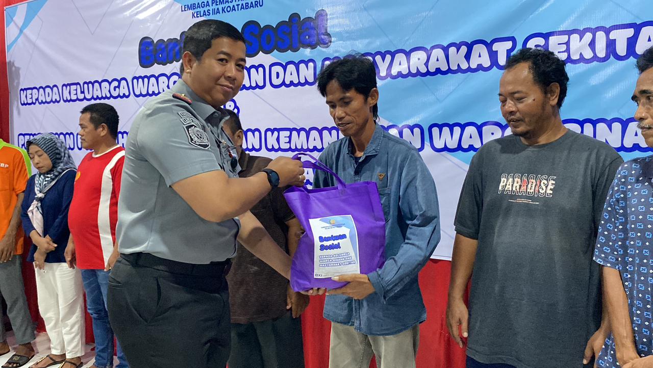 Dalam rangka mendukung Program Akselerasi Kementerian Imigrasi dan Pemasyarakatan (Kemenimipas), Lapas Kotabaru memberikan bantuan sosial yang ditujukan bagi keluarga warga binaan pemasyarakatan (WBP) dan masyarakat sekitar area Lapas Kotabaru.