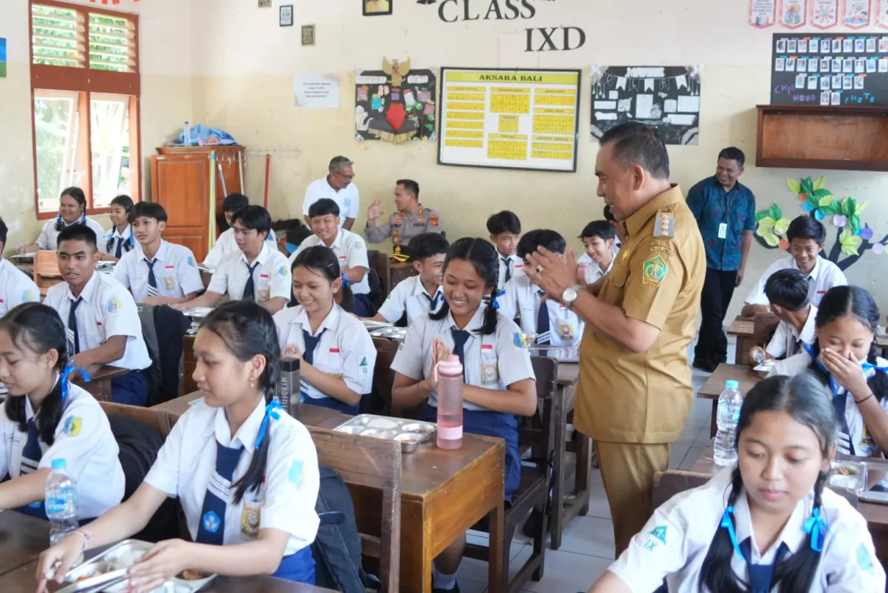 Program Makan Bergizi Gratis Resmi Bergulir di Jembrana