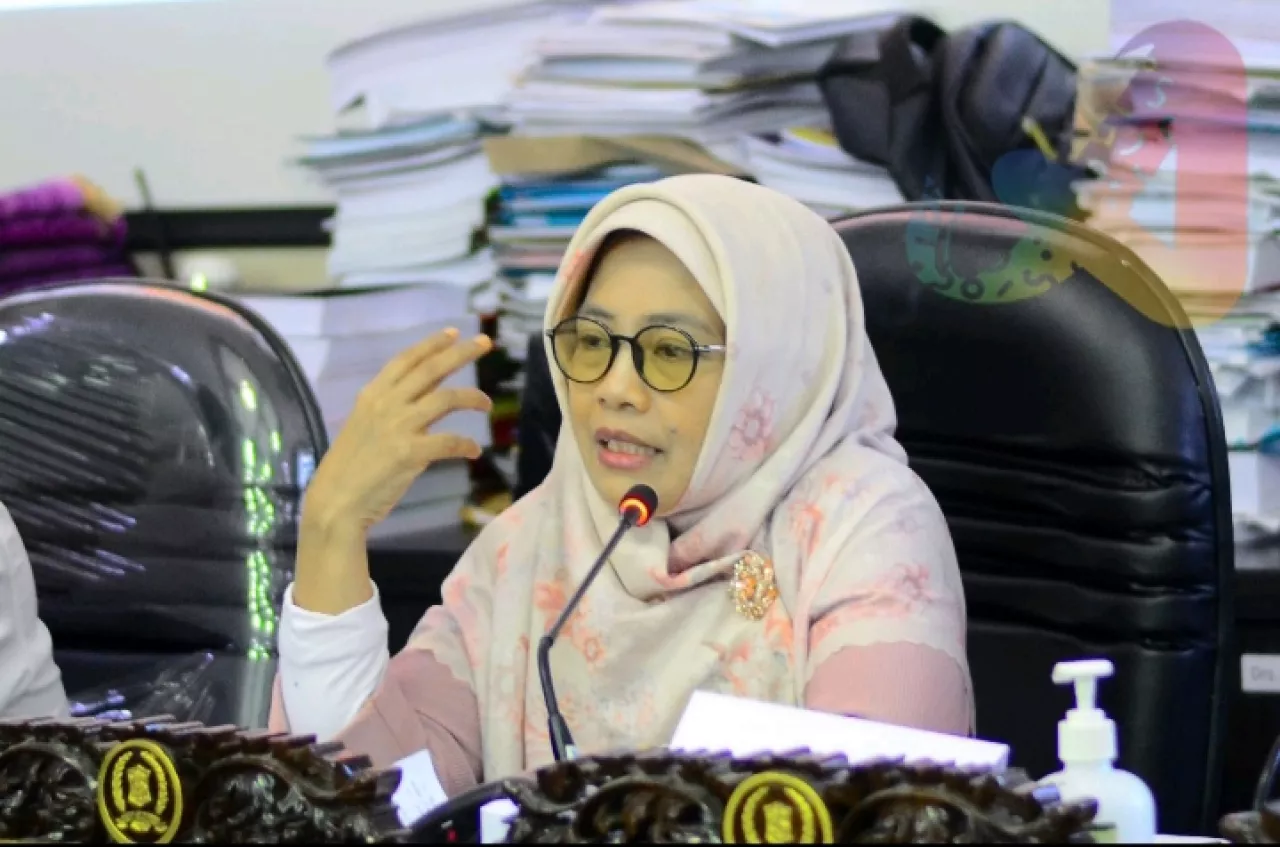 Aning Rahmawati : Anggaran proyek Rp.6,3 triliun dahulukan penanggulangan banjir di kota Surabaya.