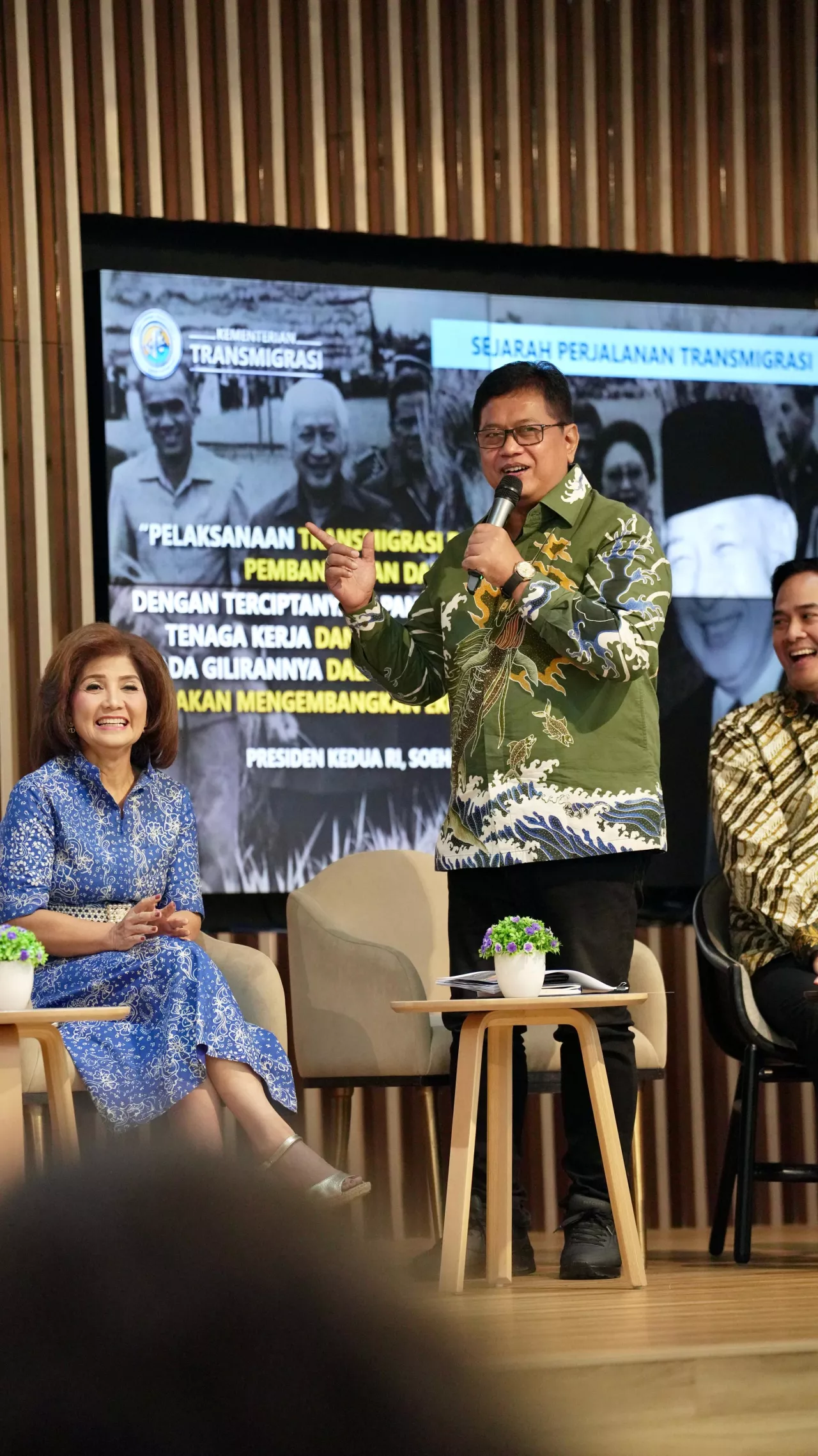 KEIND Gelar Outlook Ekonomi 2025 Wamen Viva Yoga Ajak Pelaku Usaha Investasi di Kawasan Transmigrasi