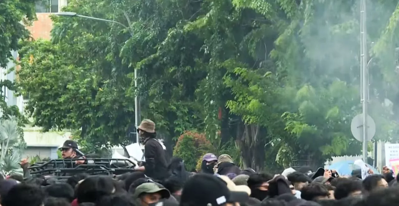 Eri Cahyadi Sebut Segera Perbaiki Fasilitas Umum yang Rusak Akibat Demonstrasi UU TNI