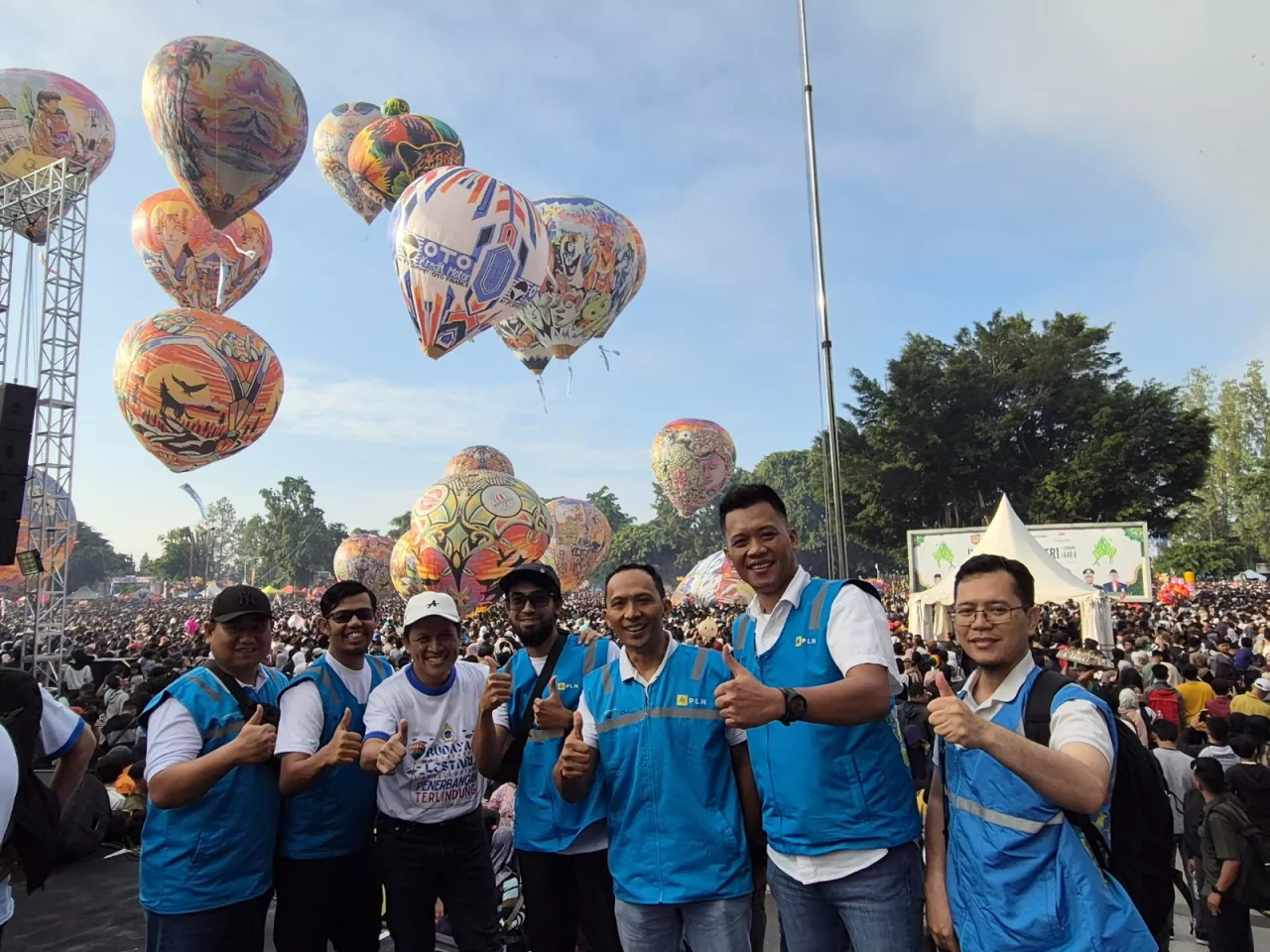 Puluhan Balon Udara di Langit Wonosobo Terbang Meriah Bersama Pasokan Listrik PLN yang Andal