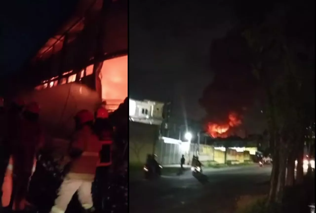 Gudang Sandal Ardiles di Surabaya Terbakar, Diduga Berawal dari Korsleting Listrik