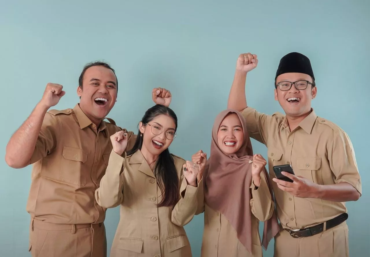 Gaji PNS Naik 16 Persen di 2025, Guru Juga Kebagian Tunjangan Tambahan