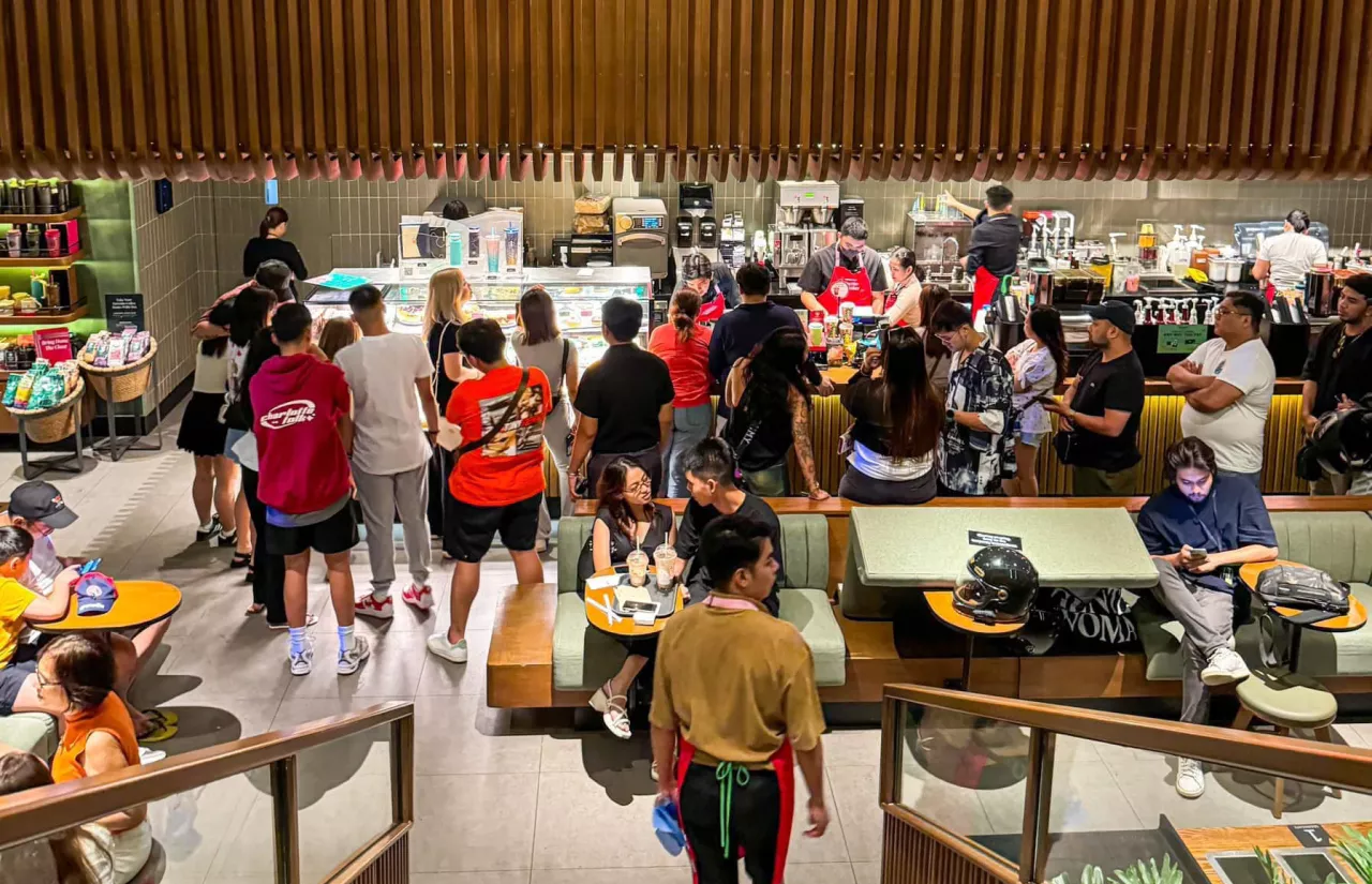 Tidak Memenuhi Kebutuhan Pekerja, Serikat Pekerja Starbucks AS Tolak Kenaikan Gaji Tahunan 2%