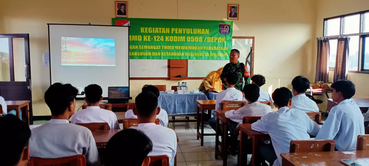 Koramil Cimanggis Gelar Penyuluhan Bela Negara di SMAN 13 Depok dalam Rangka TMMD Non Fisik ke-124