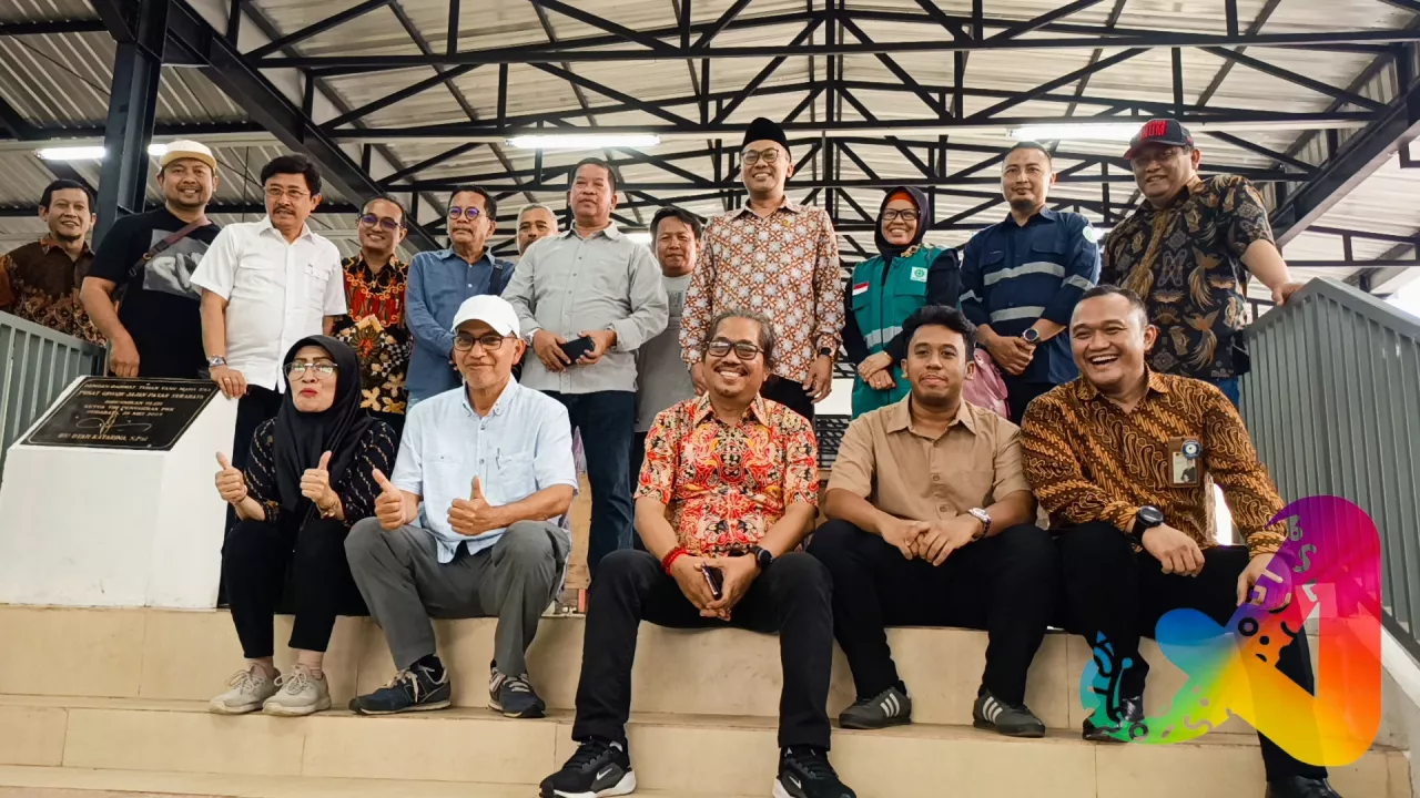Komisi B DPRD Surabaya Tinjau Langsung Proyek Revitalisasi Pasar Kembang