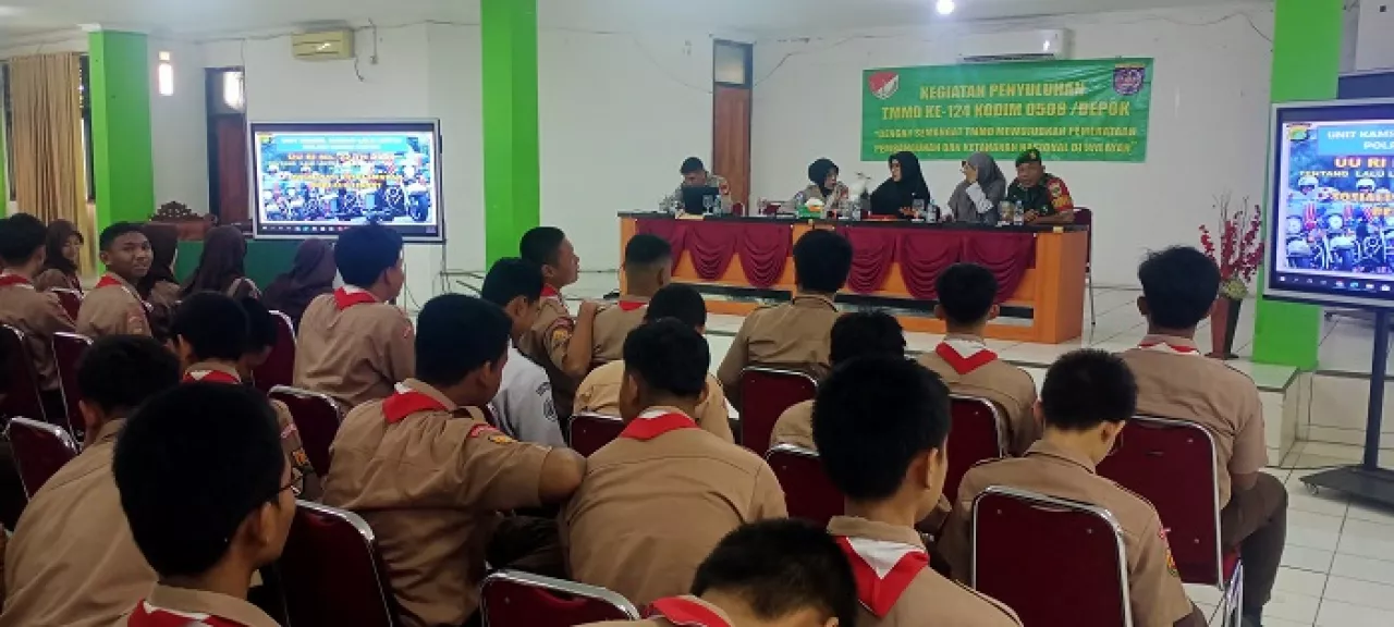 Kegiatan Non Fisik TMMD ke-124 Kodim 0508 Depok Sampaikan Penyuluhan Siswa SMAN 1 Depok