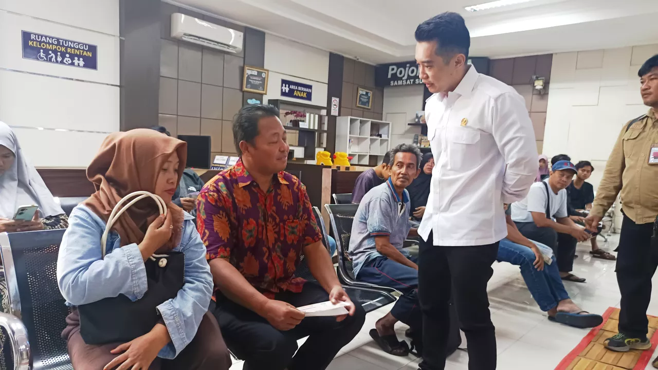 Erick Komala: Pelayanan Pajak Khusus Ojol di Samsat Manyar Bukti Kepedulian Nyata Pemprov Jatim