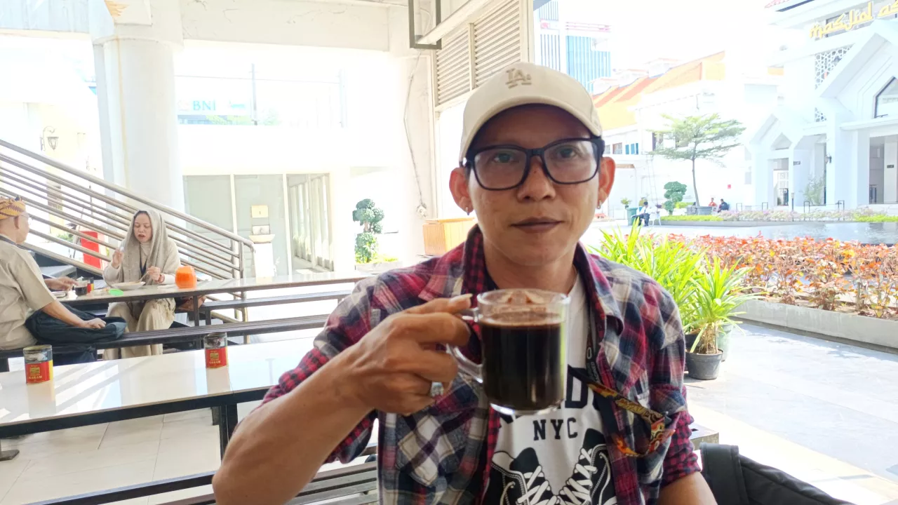 Pencoretan Bansos Beras: Lansia dan Disabilitas Surabaya Terjepit, Mana Kesejahteraan HUT ke-80 RI?
