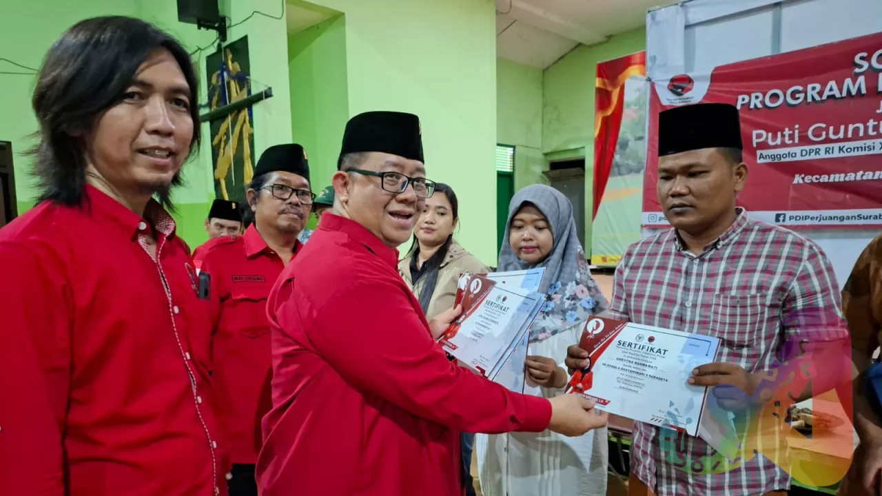 Lewat PIP, PDIP Surabaya Ringankan Beban Pendidikan Siswa dari Keluarga Tidak Mampu