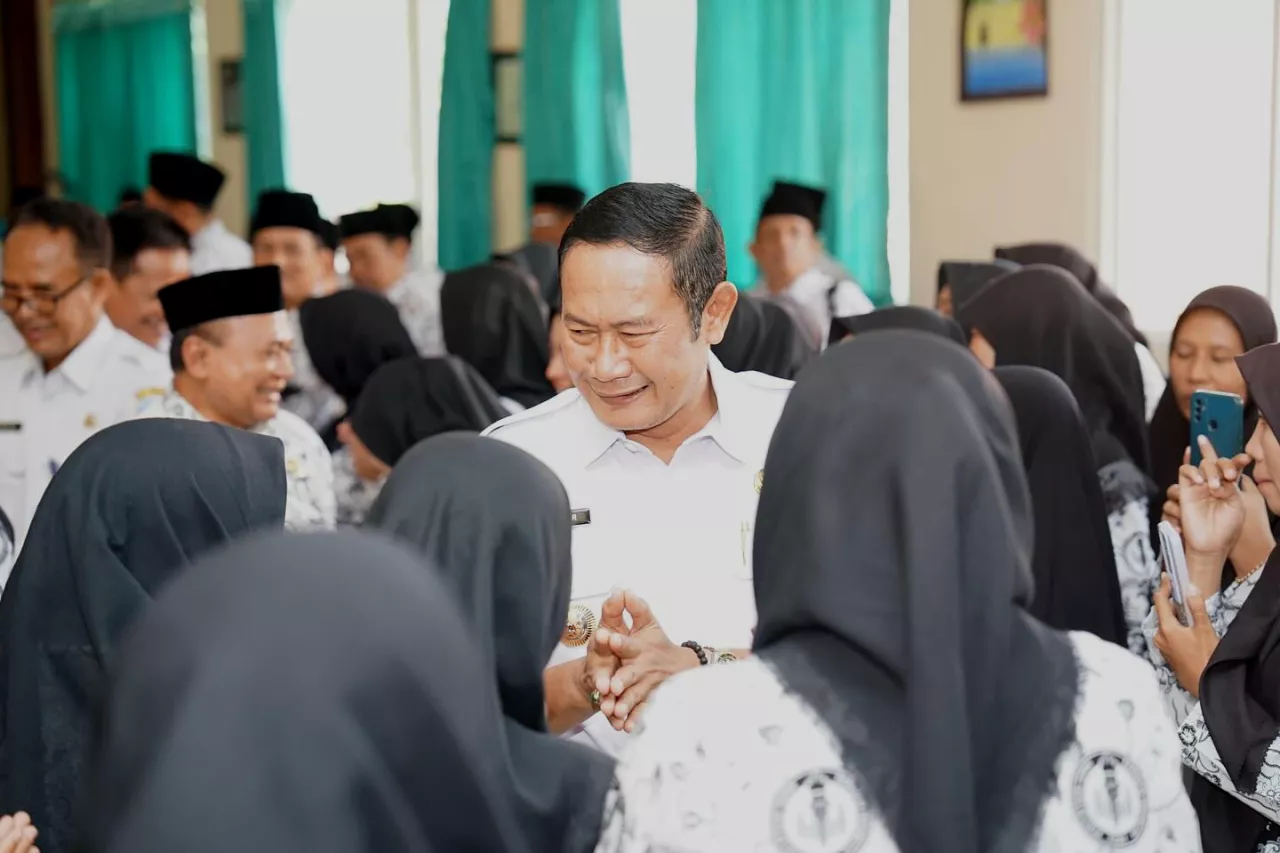 Program MBG Tidak Lagi Bergizi, Apa Kata Bupati Lamongan Ketika Belasan Siswa Jadi Korban Keracunan