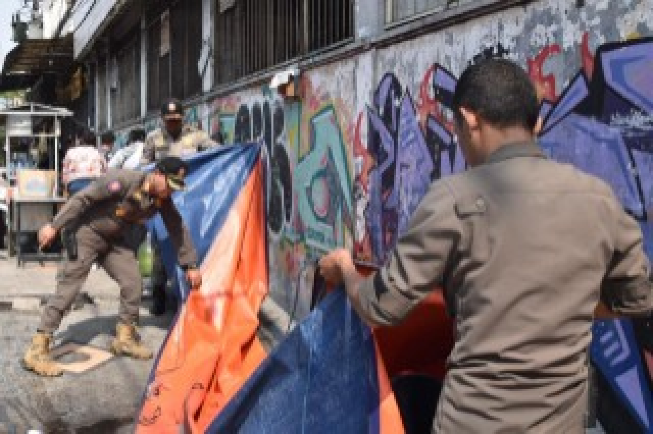 Penertiban PKL di Jalan Kenjeran Surabaya. (Kominfo Surabaya)