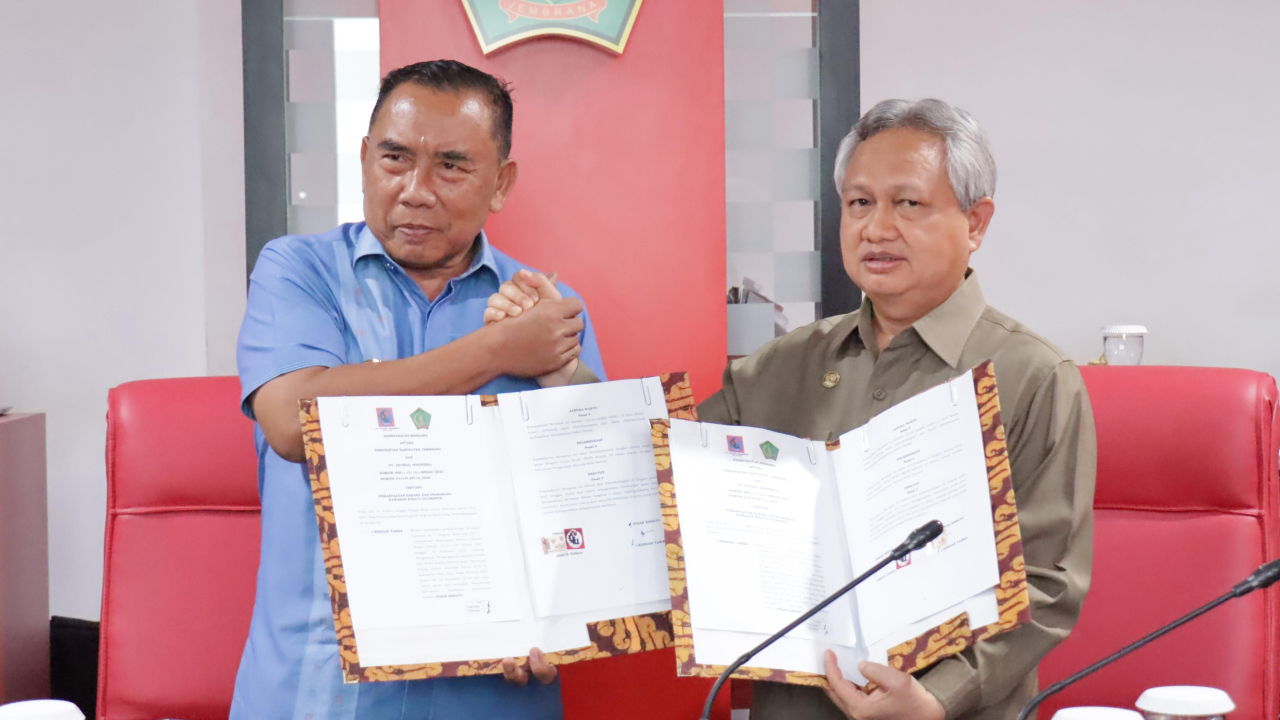 Bupati Tamba Tandatangani MoU dengan PT Petroil untuk Pembangunan Kawasan Pelabuhan Gilimanuk
