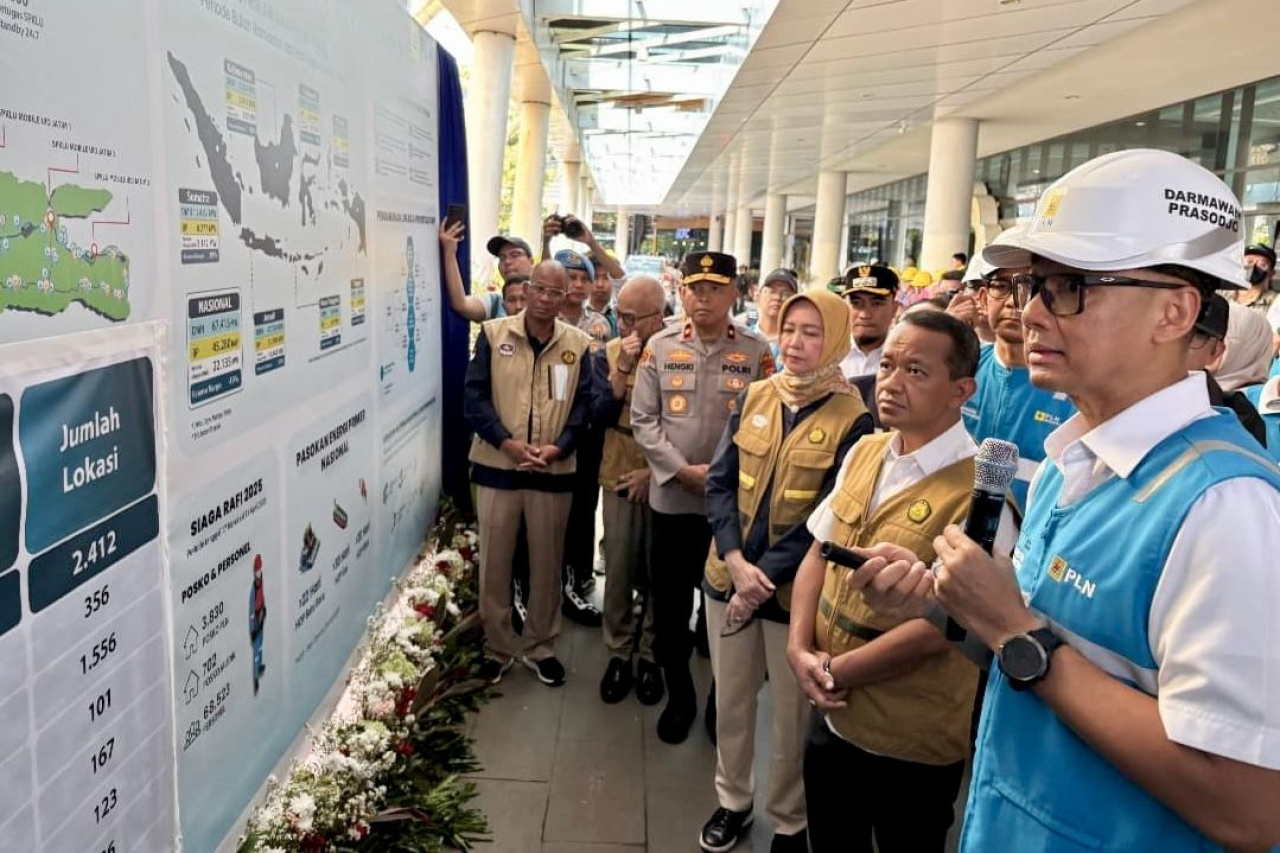 Momen Ramadhan Kunjungi SPKLU di Banten, Menteri ESDM Apresiasi Kesiapan PLN Sambut Mudik Lebaran 2025