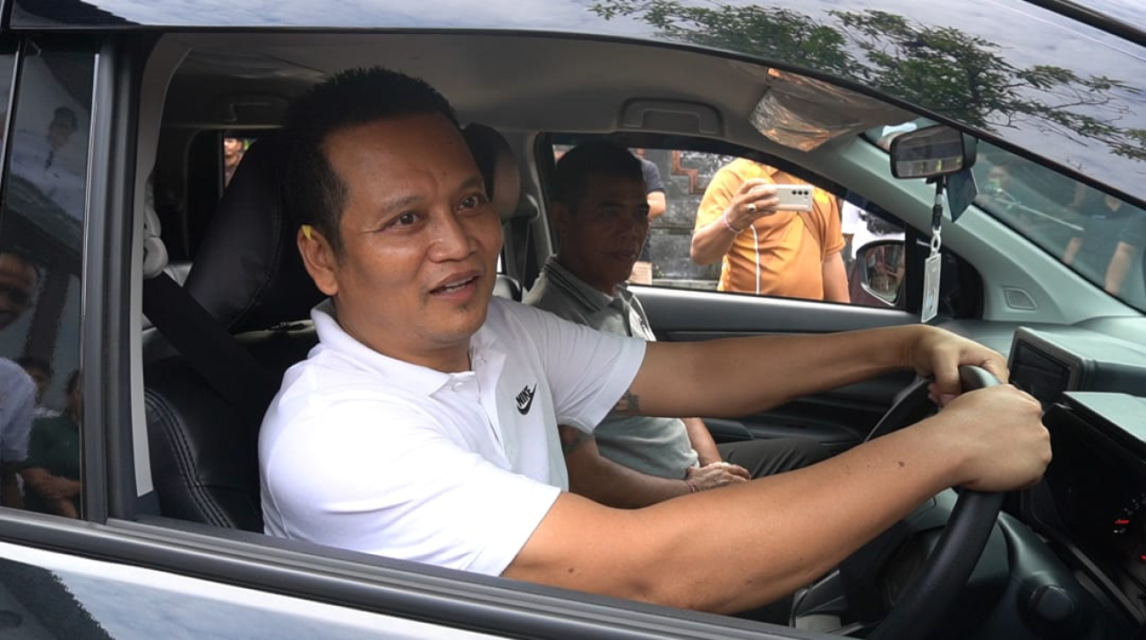 Realisasikan Janji Kampanye, Kembang - Ipat Luncurkan Mobil Antar-Jemput Pasien Rawat Jalan