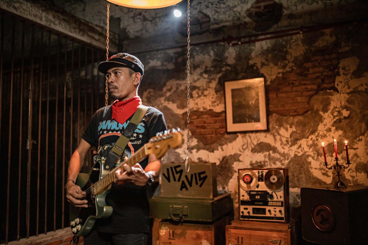 Iksan Skuter Rilis Album VIS A VIS, Representasi Kemarahan akan Ketimpangan dan Ketidakadilan