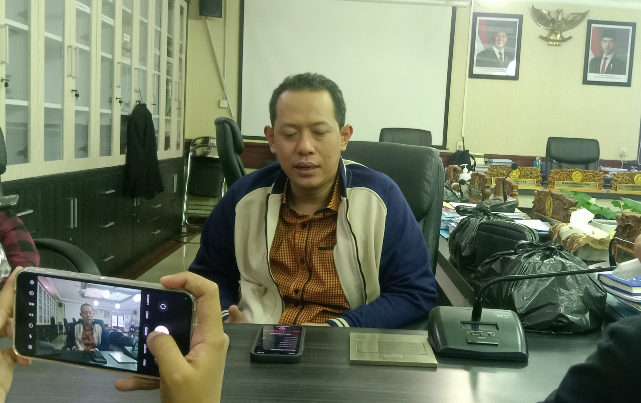 Achmad nurdjayanto anggota komisi C DPRD kota Surabaya.