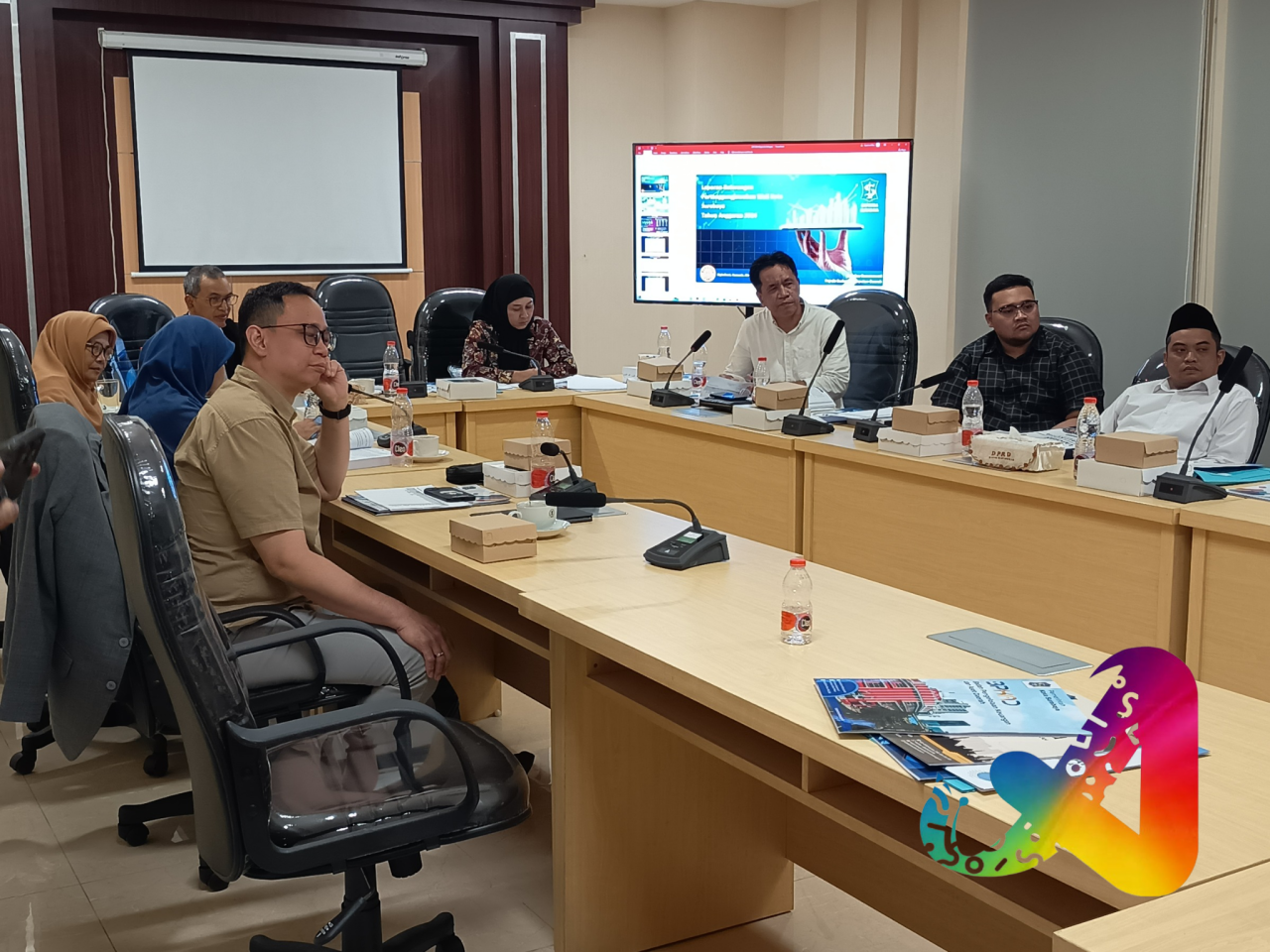 Suasana rapat pansus LKPJ dengan bapenda. (Rudy)