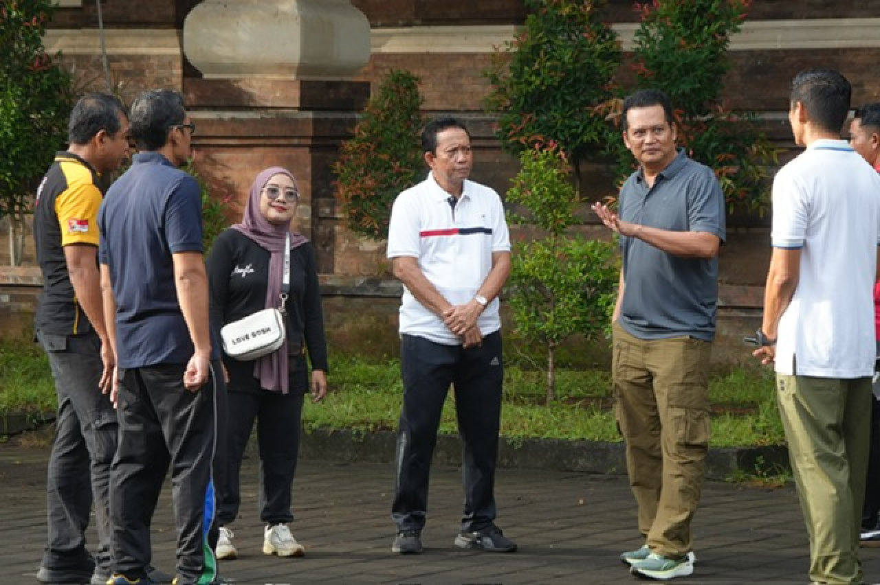 Bupati Jembrana I Made Kembang Hartawan