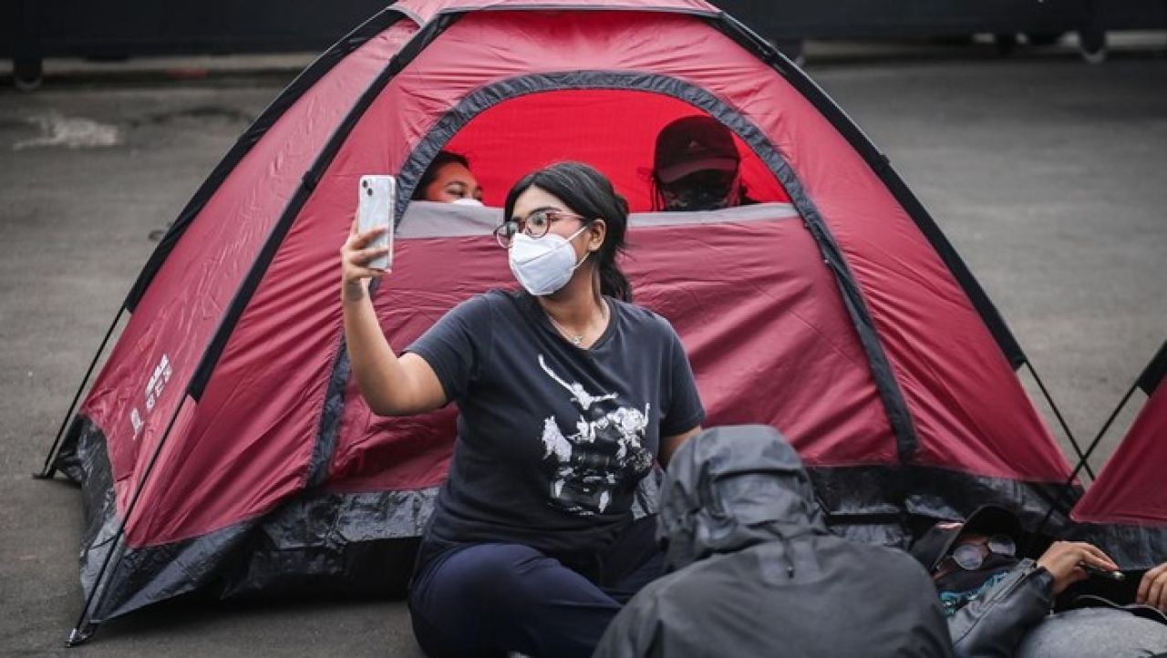 Aksi Damai Tolak UU TNI, Warga Dirikan Tenda di Depan Gedung DPR Namun Dibubarkan Paksa