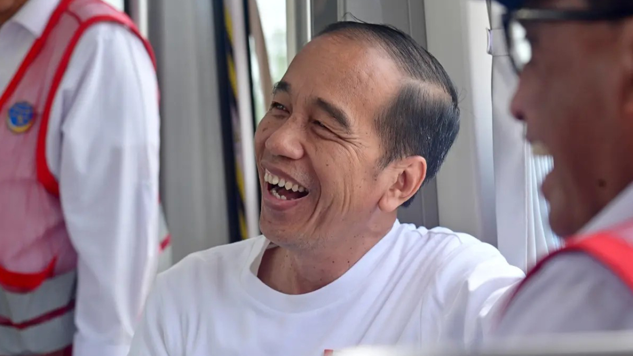 Bawa Ijazah Asli, Jokowi Tunjukkan Langsung ke Penyidik