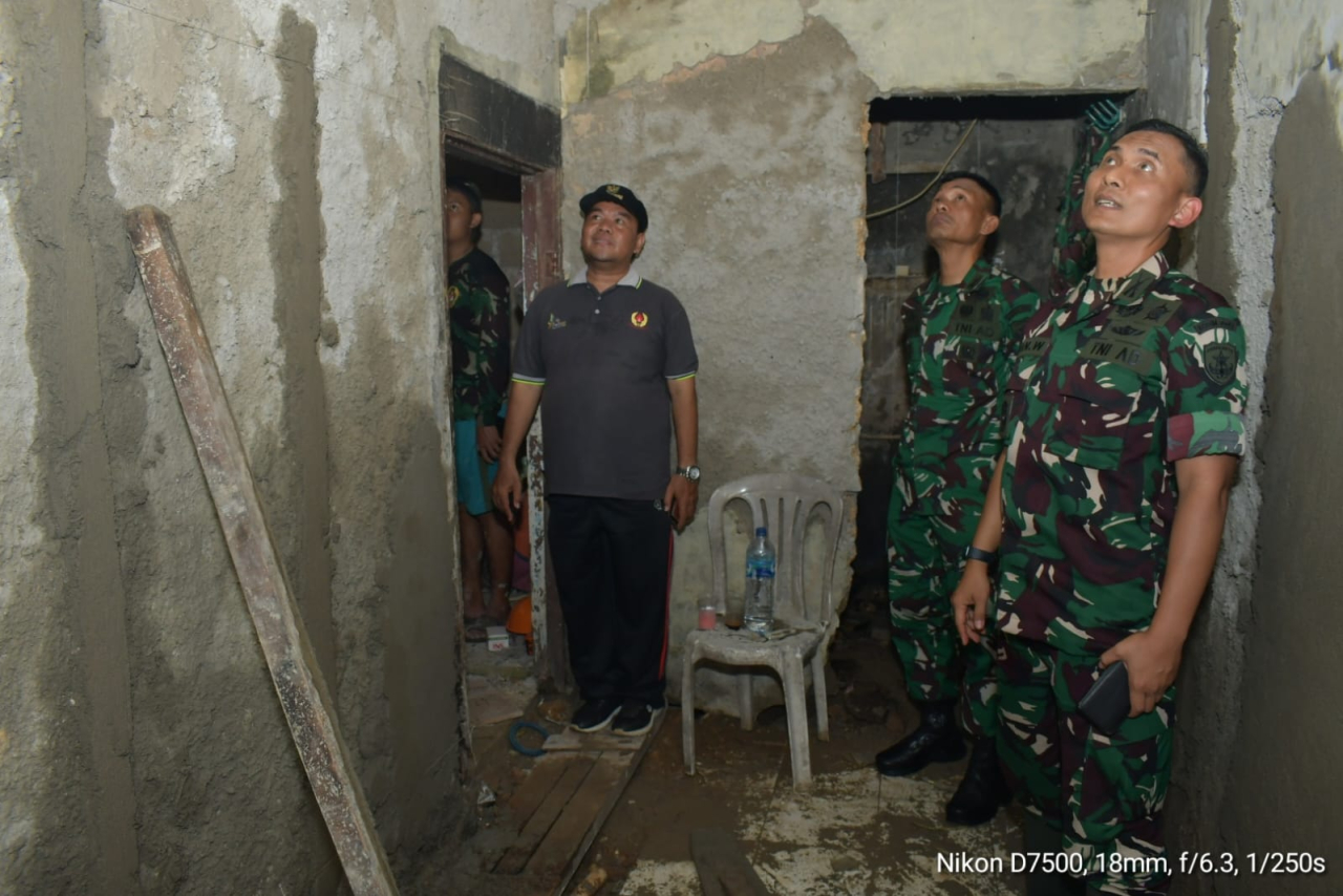Dandim 0508 Depok Tinjau Langsung Pengerjaan RTLH di Harjamukti
