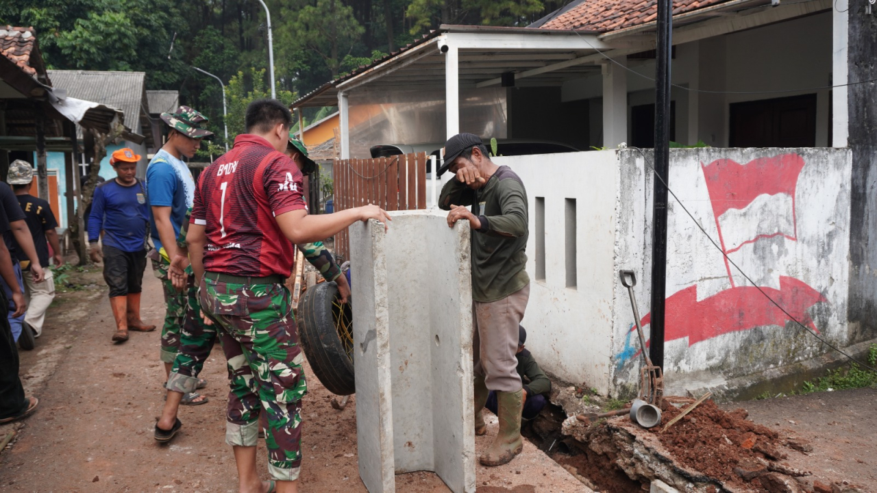 Hari Kedelapan TMMD Ke-124 Depok: Progres Signifikan Jalan, Drainase, dan Perbaikan RTLH
