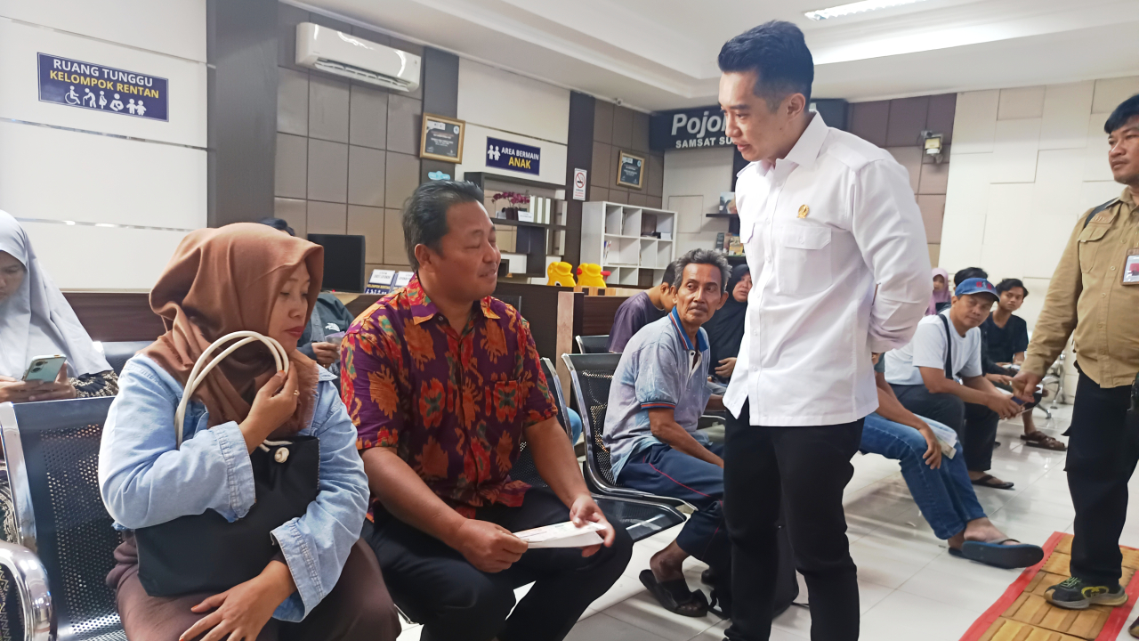Erick Komala: Pelayanan Pajak Khusus Ojol di Samsat Manyar Bukti Kepedulian Nyata Pemprov Jatim