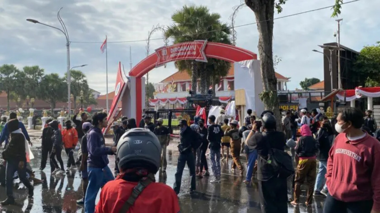 Tolak Anarkisme, Kawal Suara Rakyat dengan Akal Sehat, Barikade 98 Jatim Bersikap