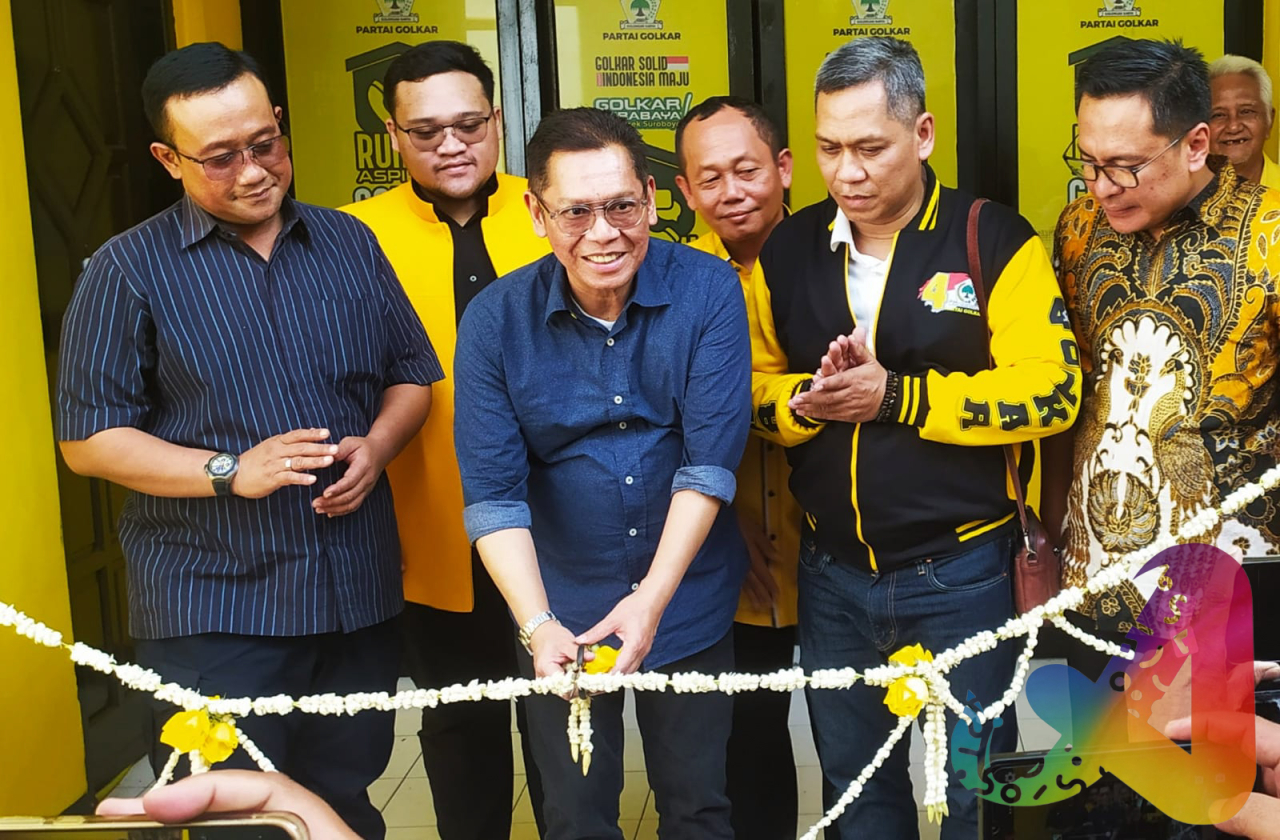 Adies Kadir Saat meresmikan Rumah Aspirasi DPD Golkar Surabaya (Doc.jds)